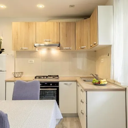 아파트 Josko - Combine Parking&beach&old Town *