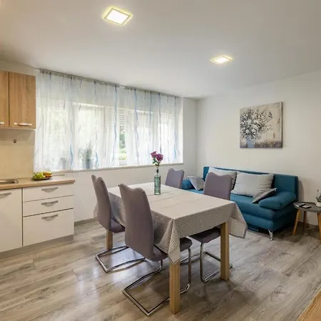 Josko - Combine Parking&beach&old Town Appartement *